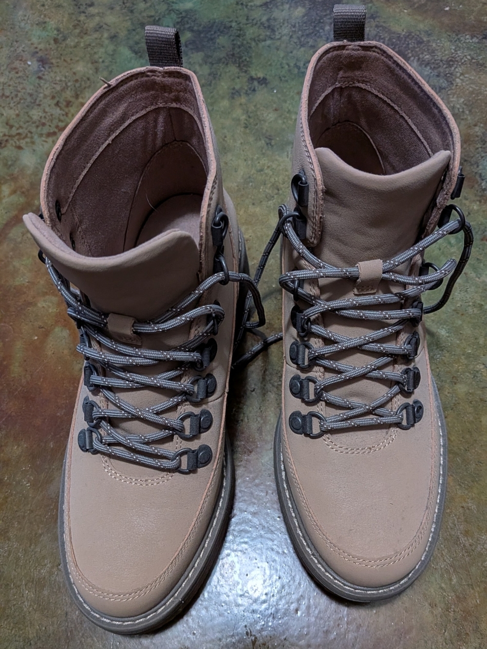 Women's Boots - Picture 2 of 3